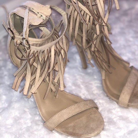 Heels - Picture 3 of 4